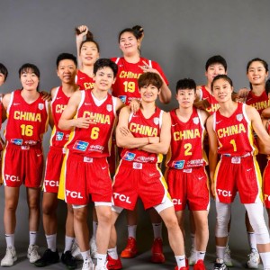 开云APP-女篮大胜南苏丹，宫鲁鸣迎来2喜1忧，4大黑马崛起将有望冲冠