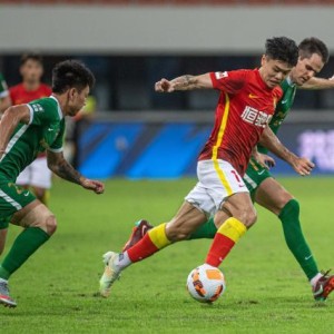 广州队两连败郑智还在“热身” 傅博：近4场最佳比赛